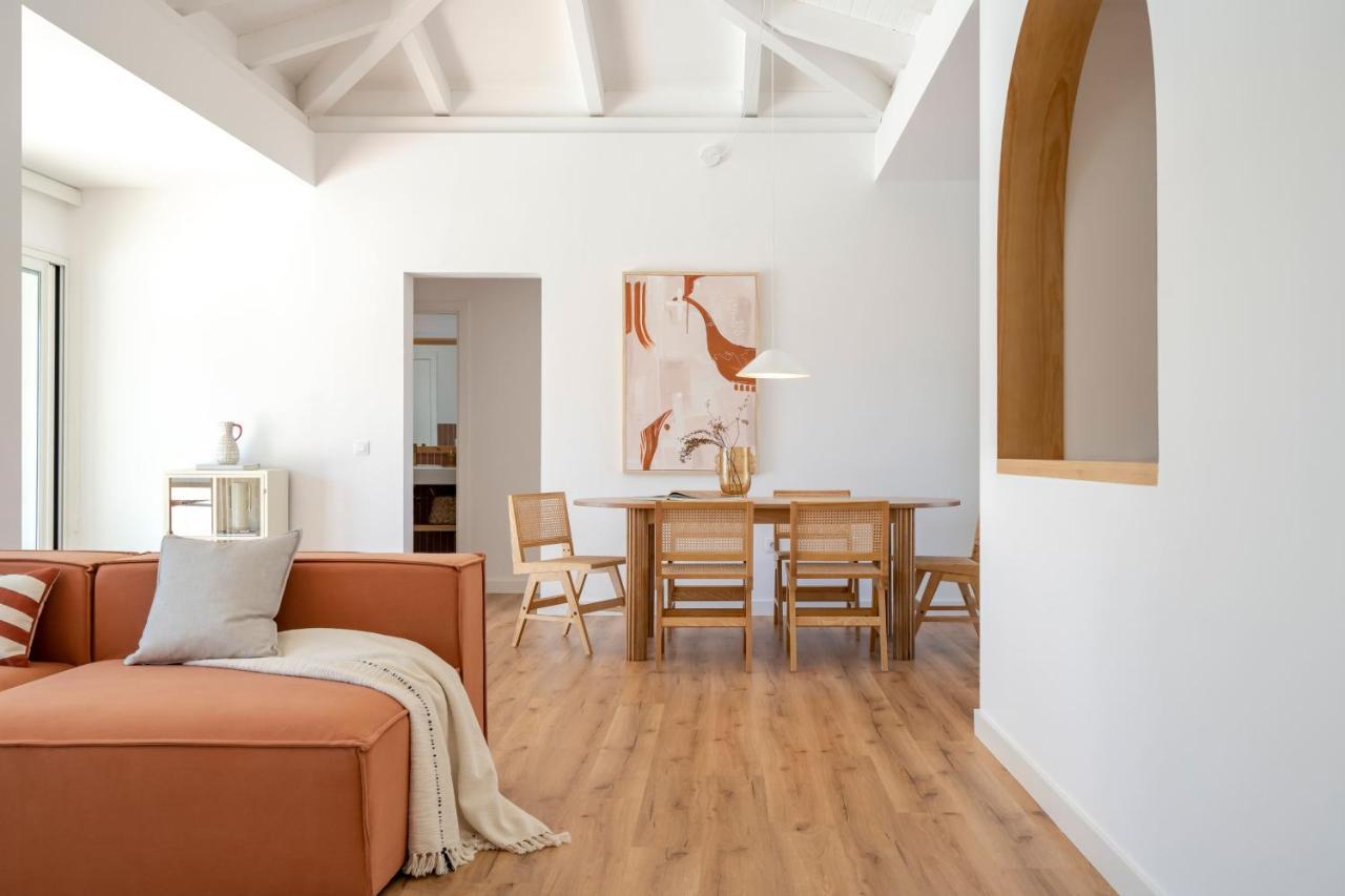 Villa Tropico - Design House With Pool In
